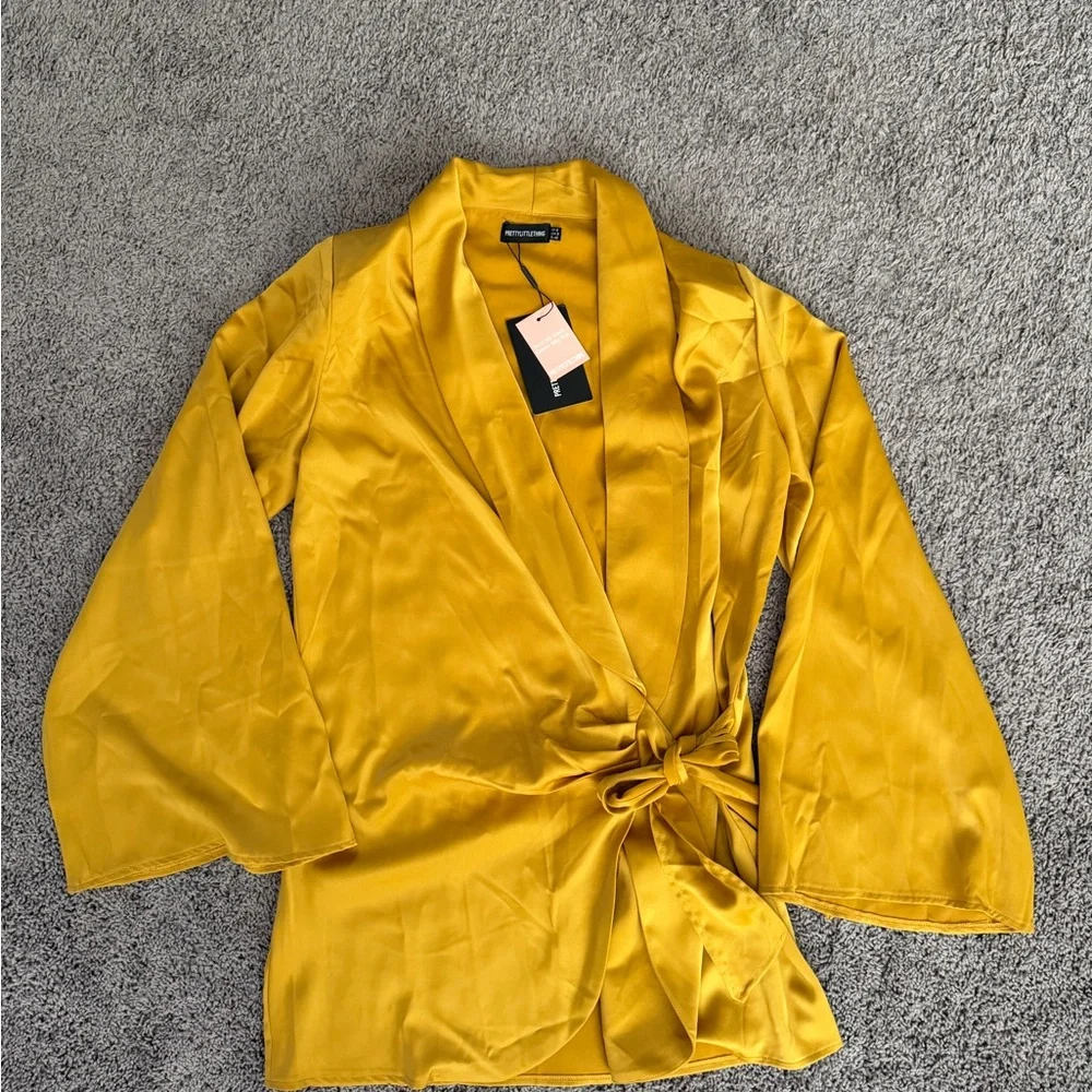 PrettyLittleThing Mustard Satin Robe - Picture 1 of 3